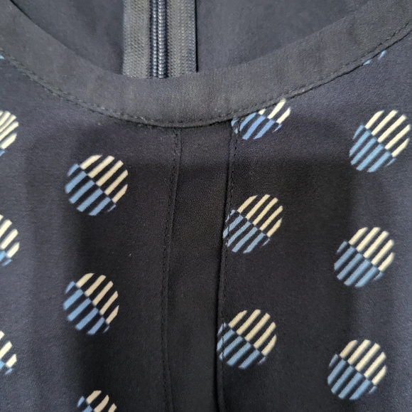 Sejour Chiffon Sleeveless Blouse - Picture 5 of 9